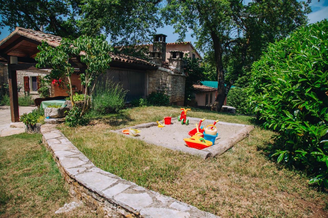 Casa Karnevali Villa Žminj Exteriör bild