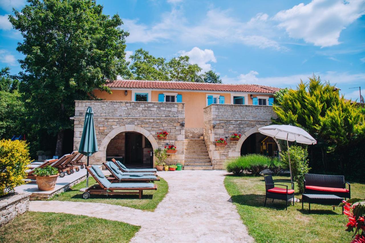 Casa Karnevali Villa Žminj Exteriör bild